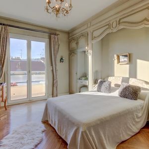 Property in Carre d'Or