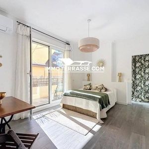 Property in Carre d'Or