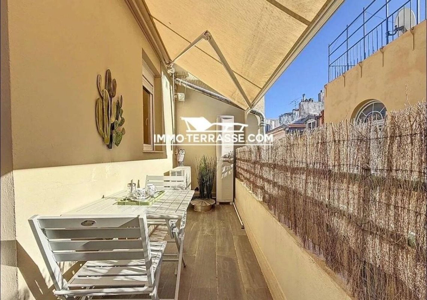 Property photo in Carre d'Or