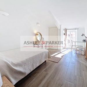 Property in Carre d'Or