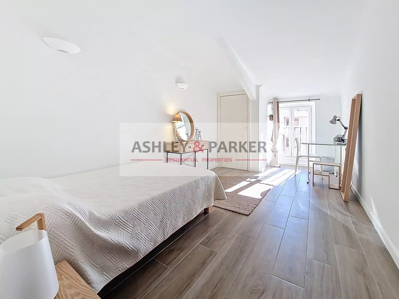 Property photo in Carre d'Or