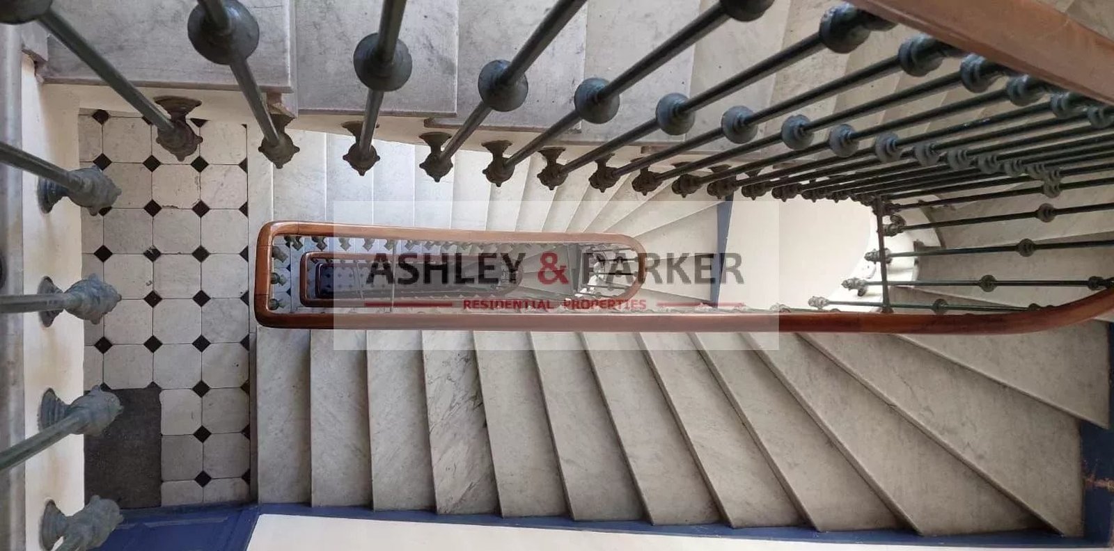 Property photo in Carre d'Or