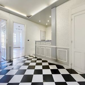 Property in Carre d'Or