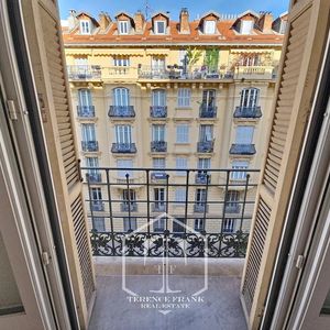 Property in Carre d'Or