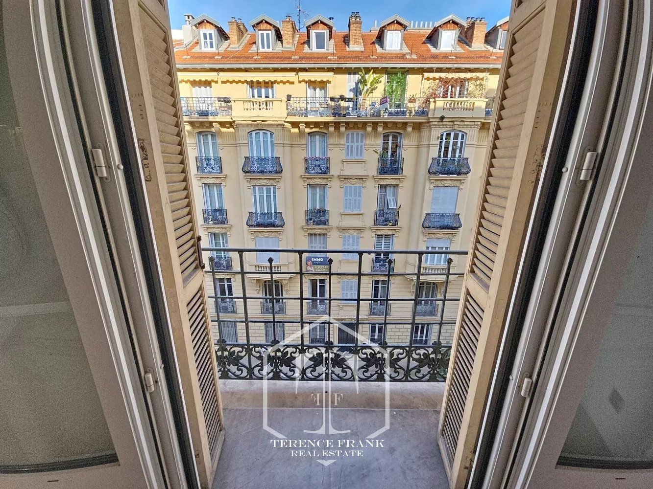 Property photo in Carre d'Or