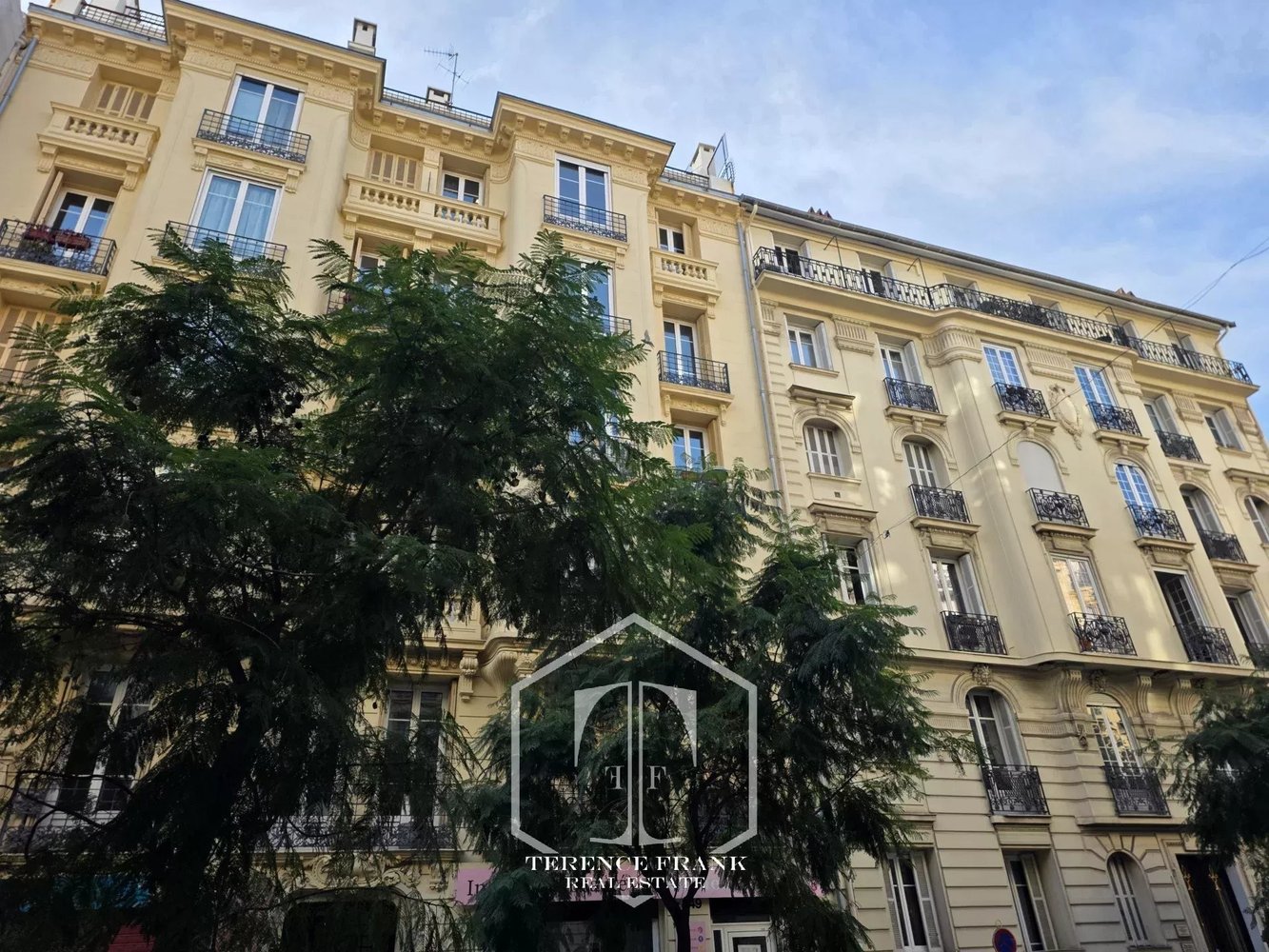 Property photo in Carre d'Or