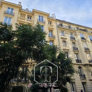 Property in Carre d'Or