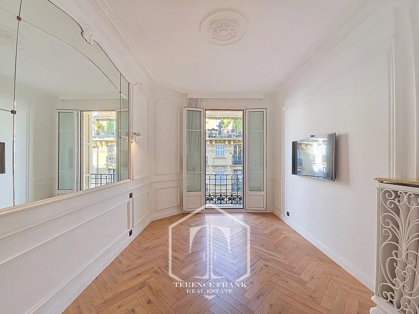Property photo in Carre d'Or