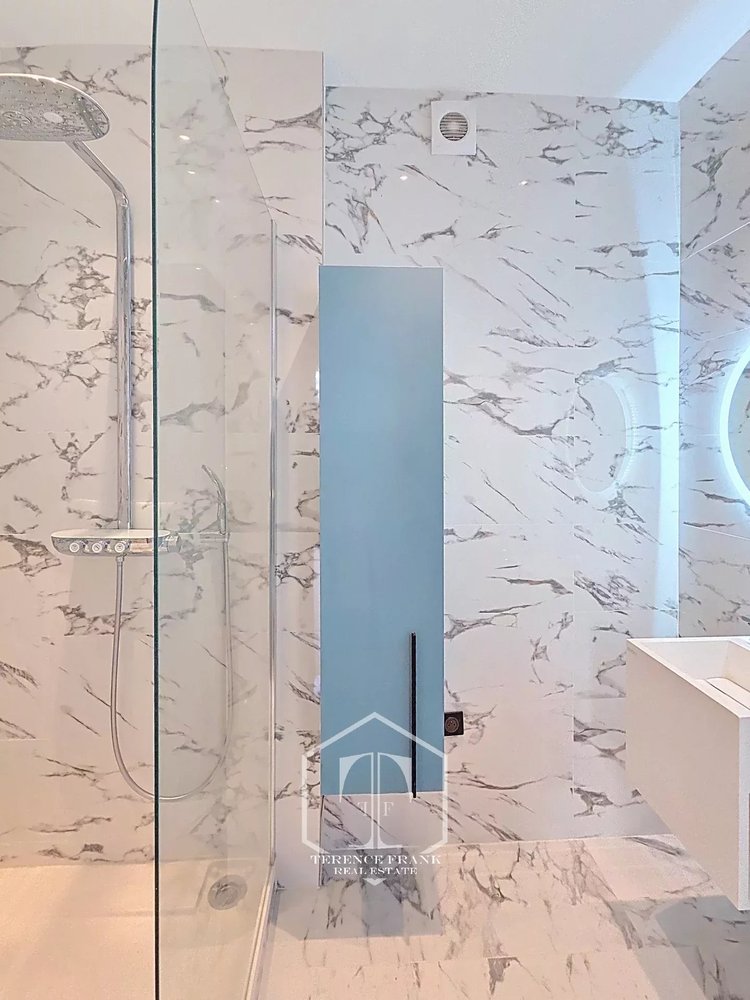 Property photo in Carre d'Or