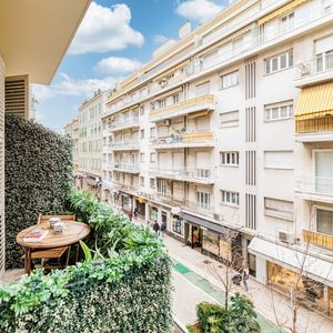 Property in Carre d'Or