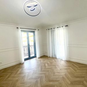 Property in Carre d'Or