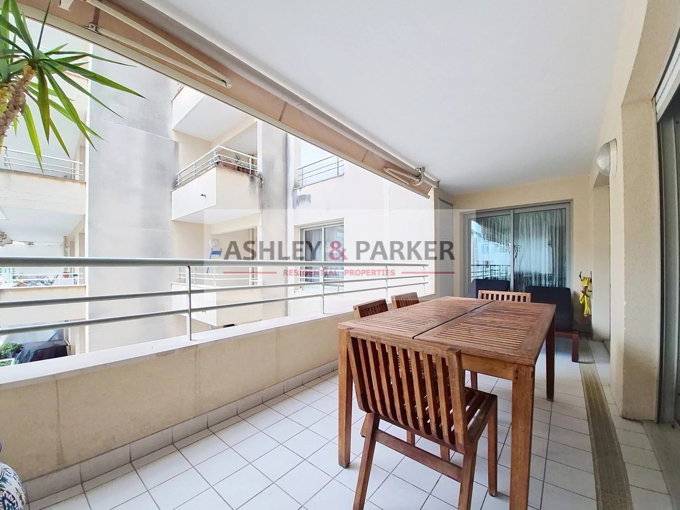 Property photo in Carre d'Or