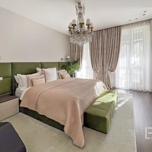 Property in Carre d'Or