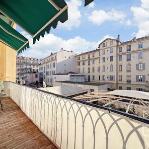 Property in Carre d'Or