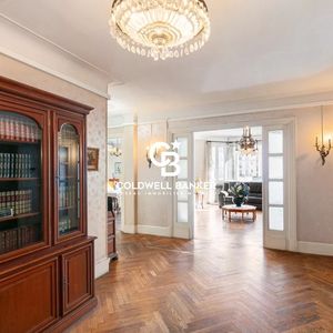 Property in Carre d'Or