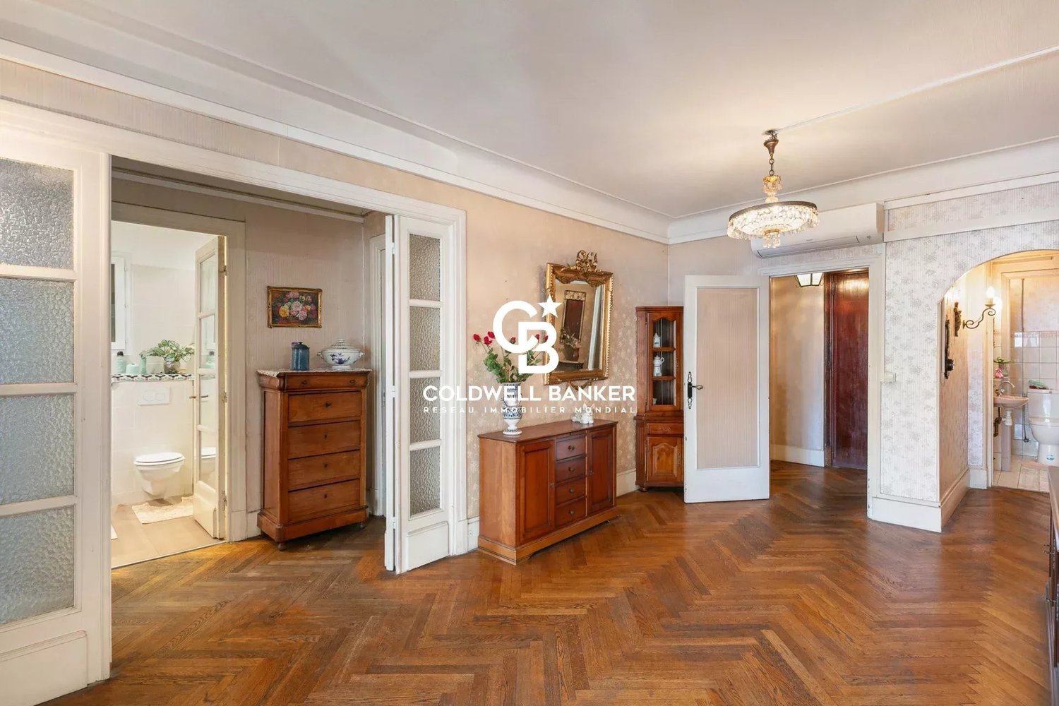 Property photo in Carre d'Or