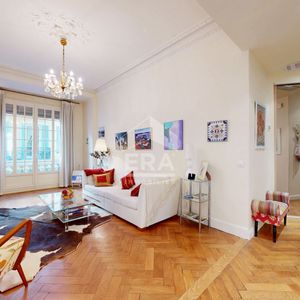 Property in Carre d'Or