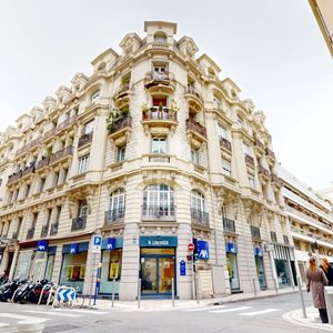 Property in Carre d'Or