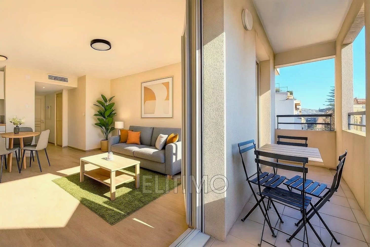 Property photo in Carre d'Or