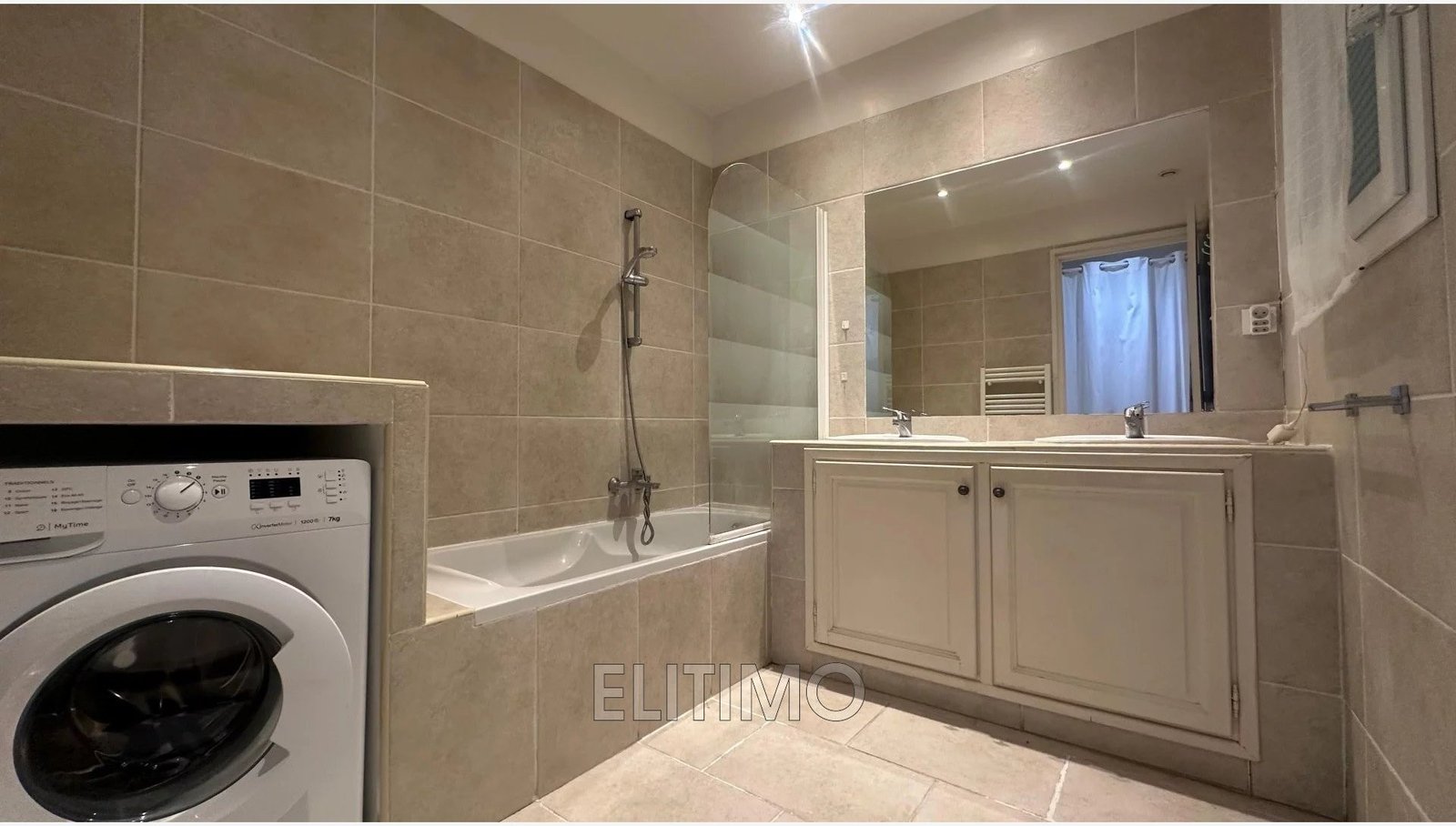 Property photo in Carre d'Or