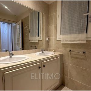 Property in Carre d'Or