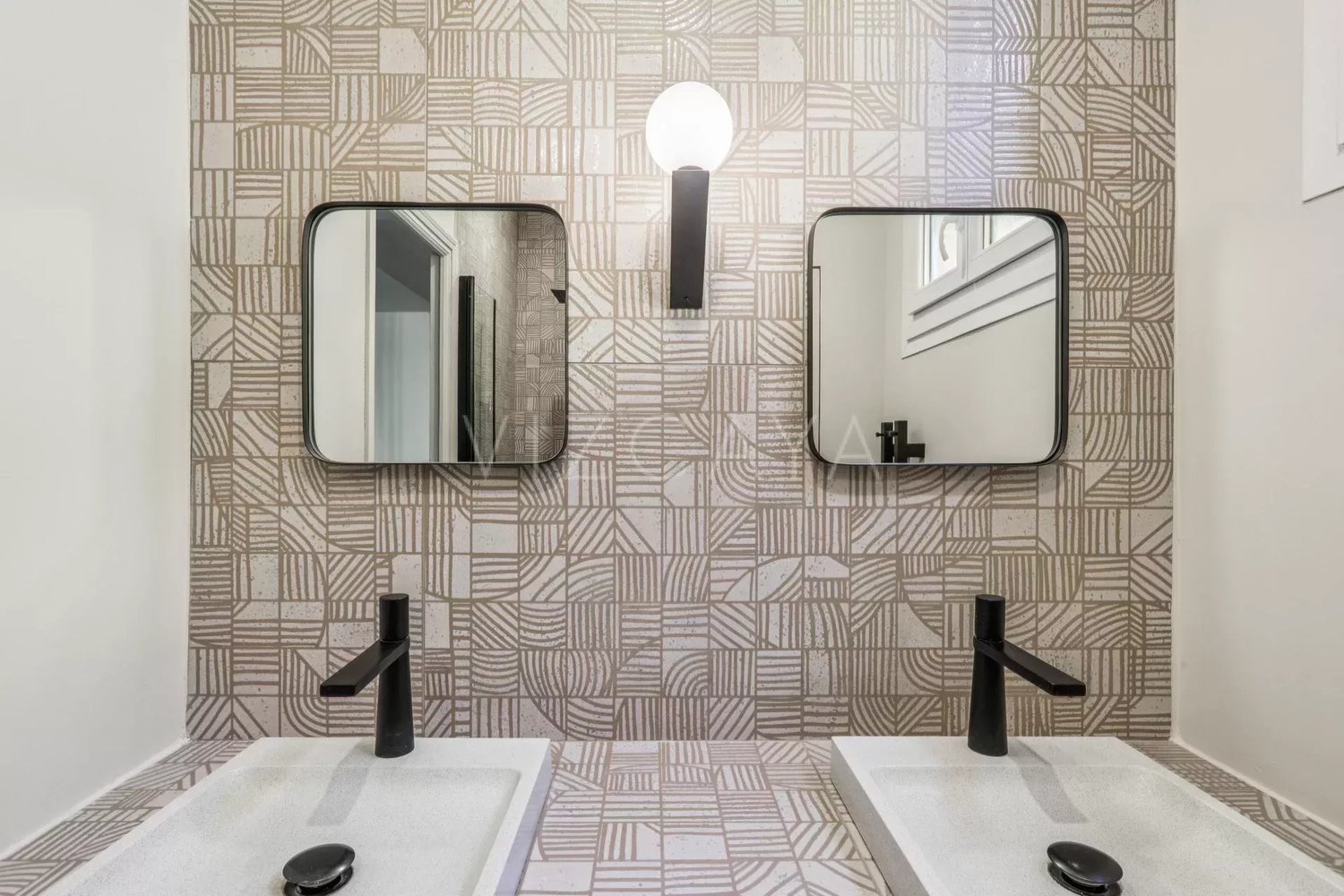 Property photo in Port