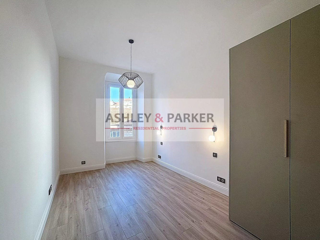 Property photo in Port