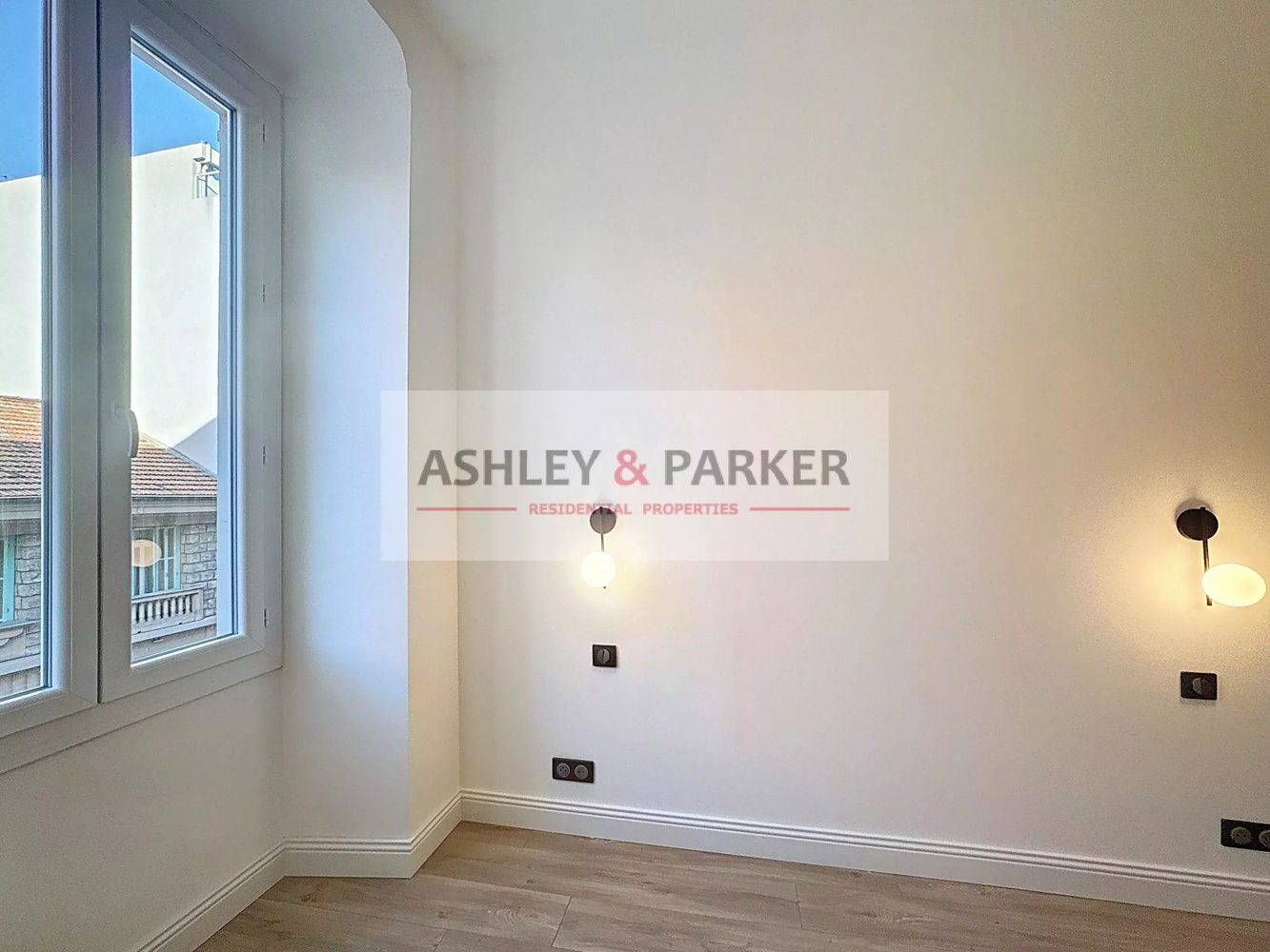 Property photo in Port