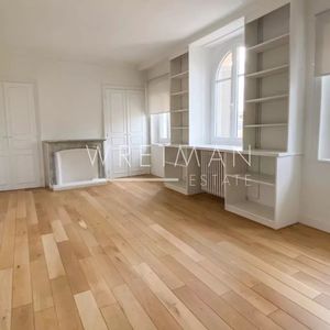 Property in Carre d'Argent