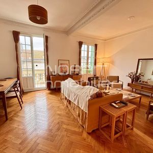 Property in Carre d'Or