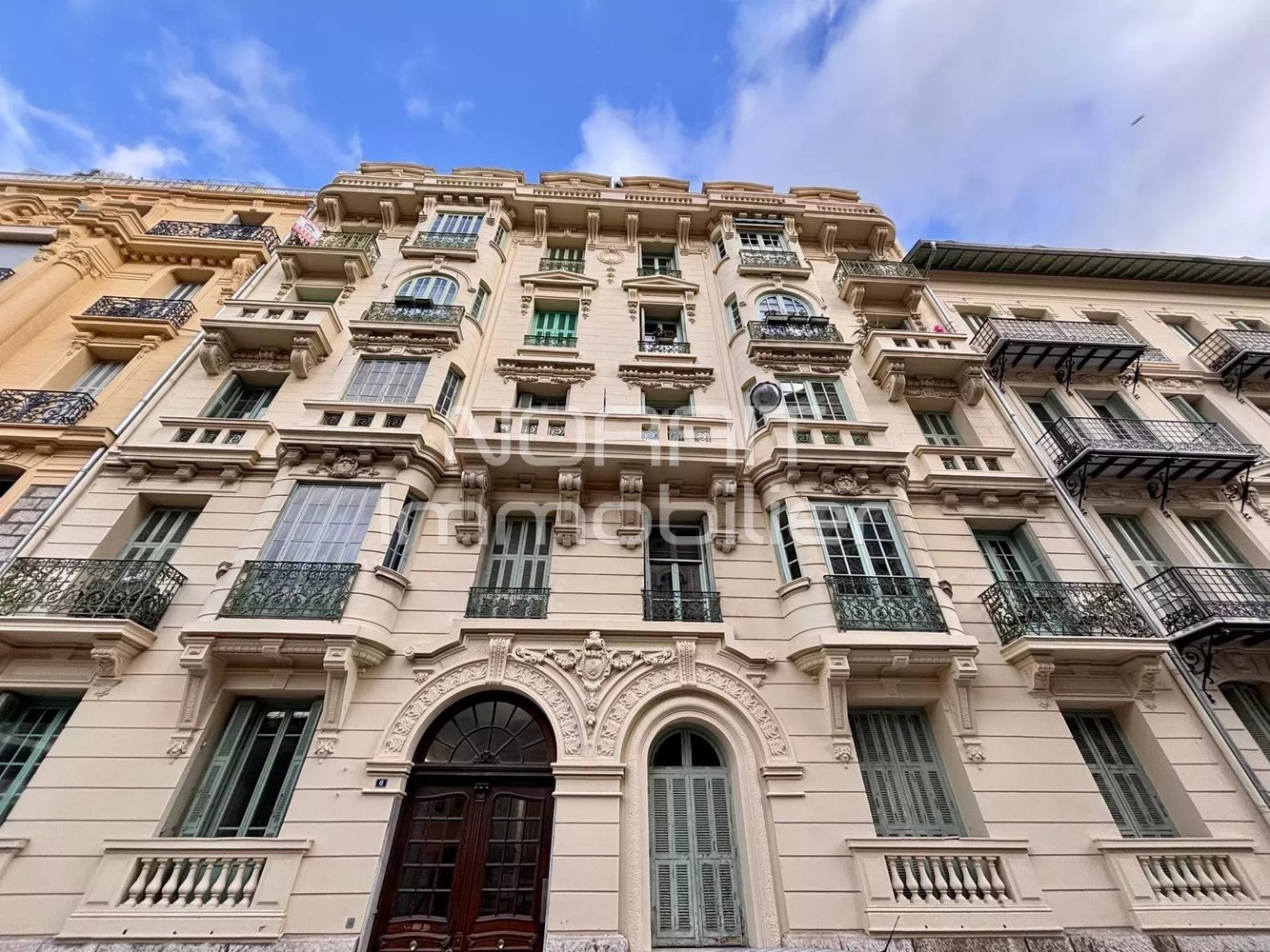 Property photo in Carre d'Or