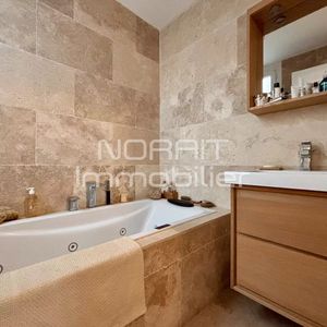 Property in Carre d'Or