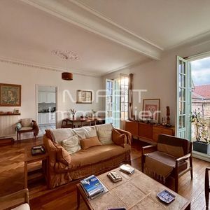 Property in Carre d'Or