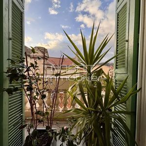 Property in Carre d'Or