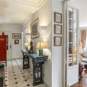 Property in Carre d'Or