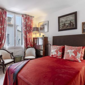 Property in Carre d'Or