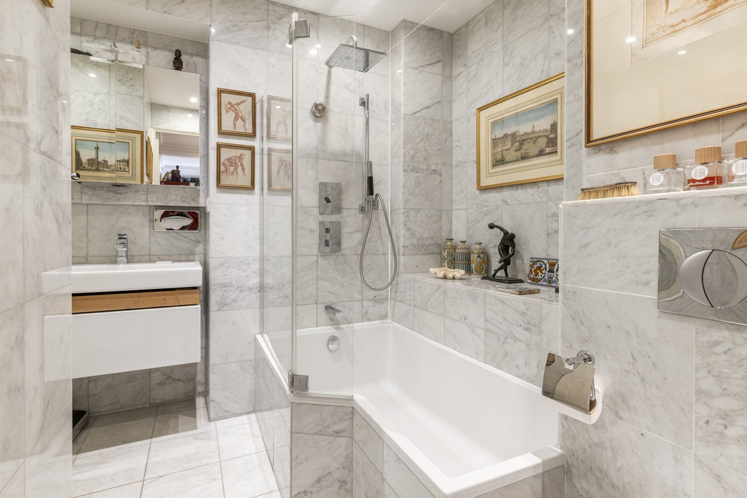 Property photo in Carre d'Or