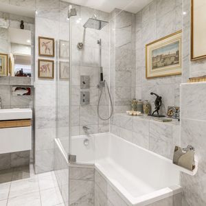 Property in Carre d'Or