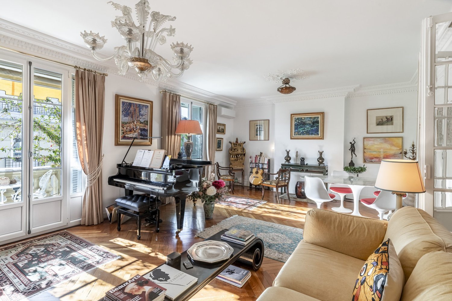 Property photo in Carre d'Or