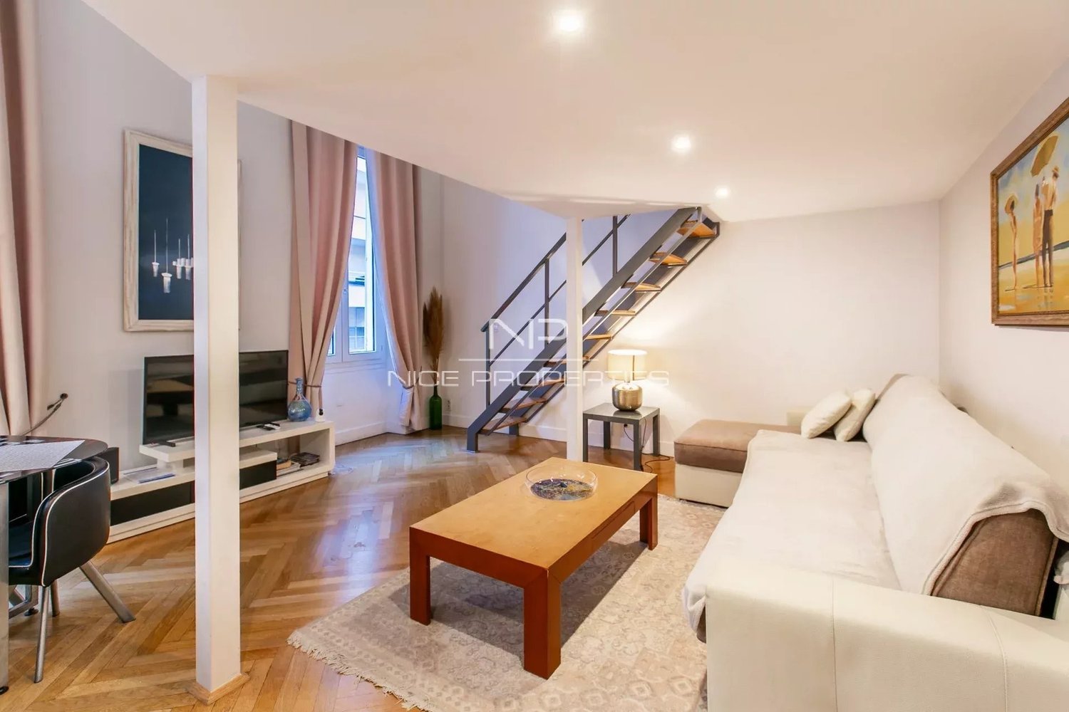 Property photo in Carre d'Or