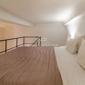 Property in Carre d'Or