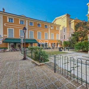 Property in Carre d'Or