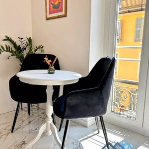 Property in Carre d'Or