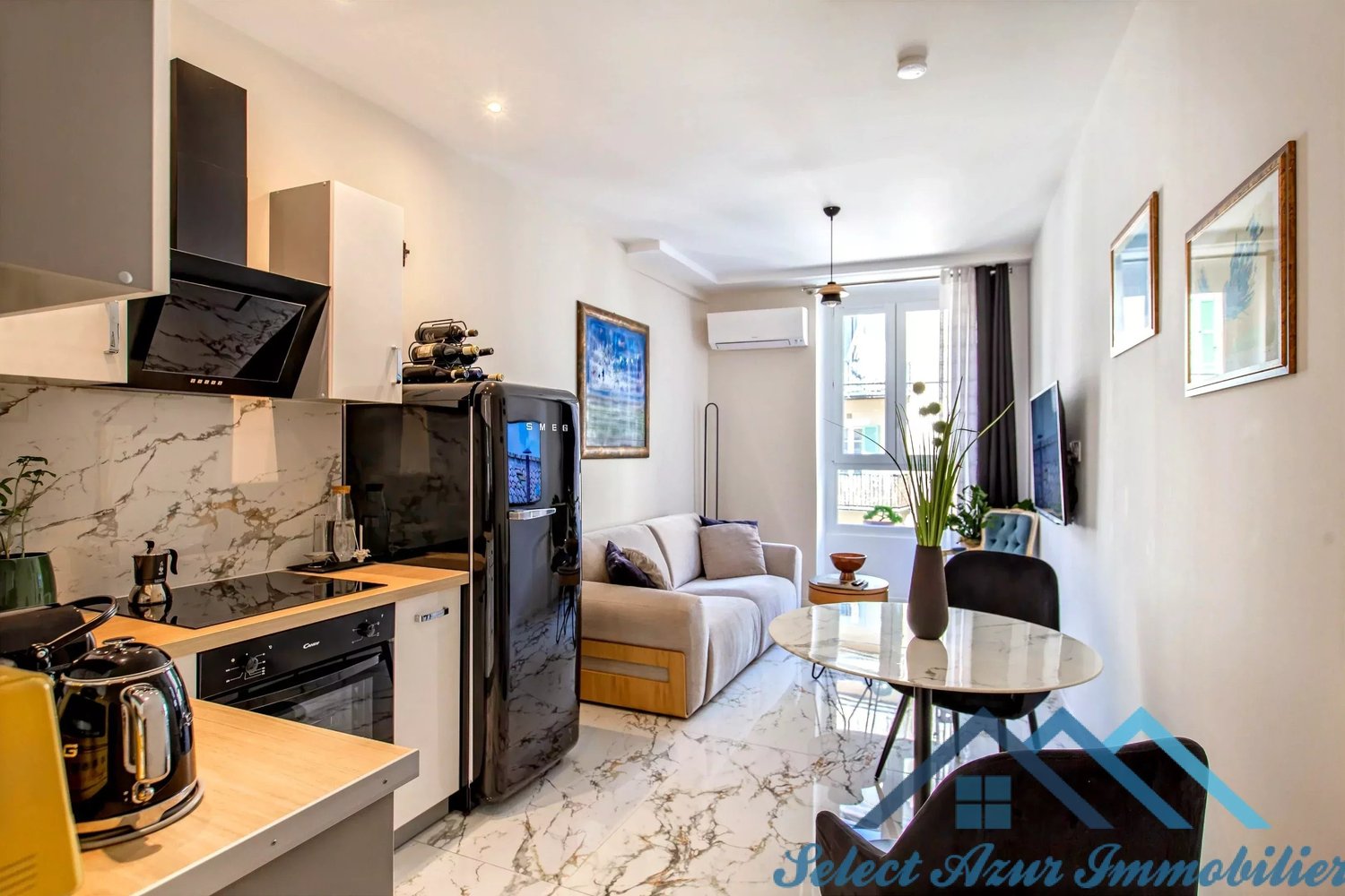 Property photo in Carre d'Or