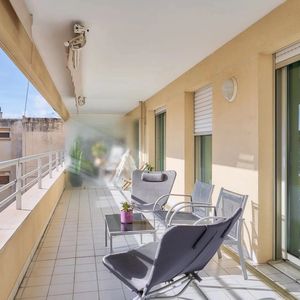 Property in Carre d'Or
