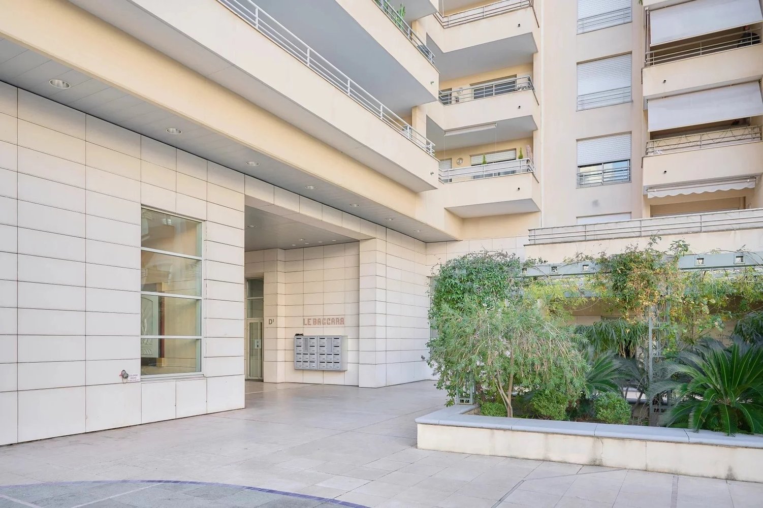 Property photo in Carre d'Or