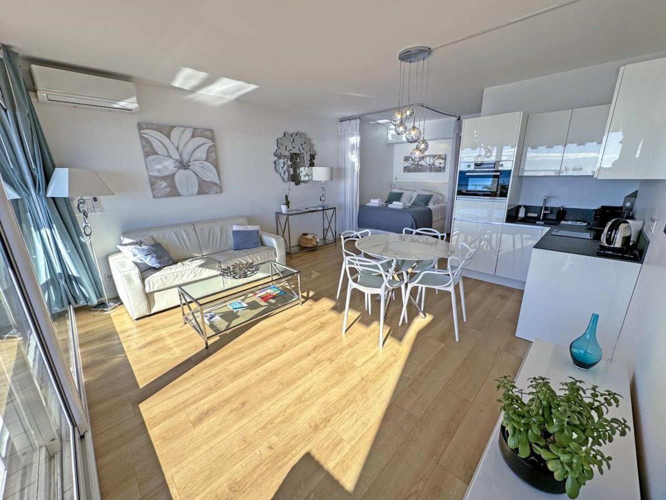 Property photo in Carre d'Or