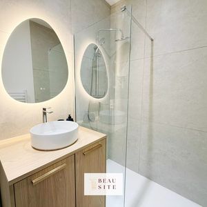 Property in Carre d'Or