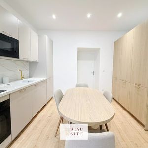 Property in Carre d'Or