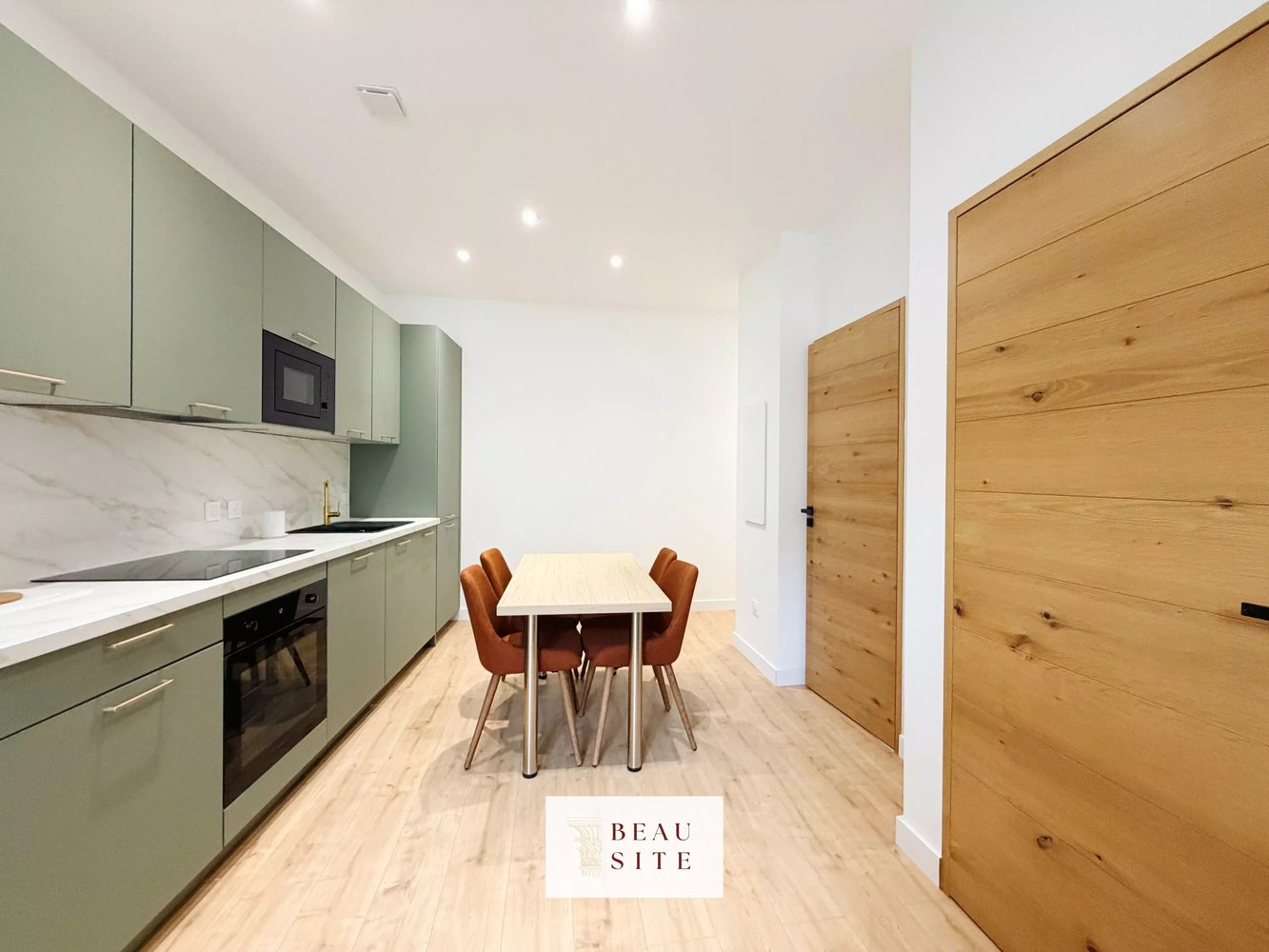 Property photo in Carre d'Or